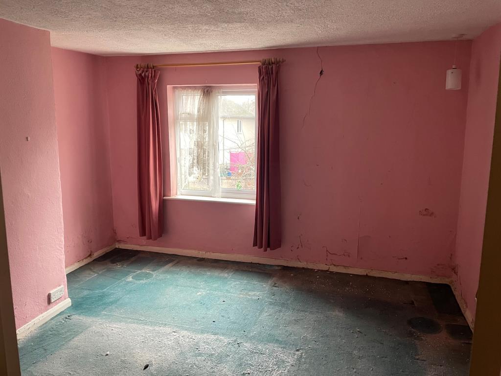 Lot: 26 - HOUSE FOR IMPROVEMENT -
